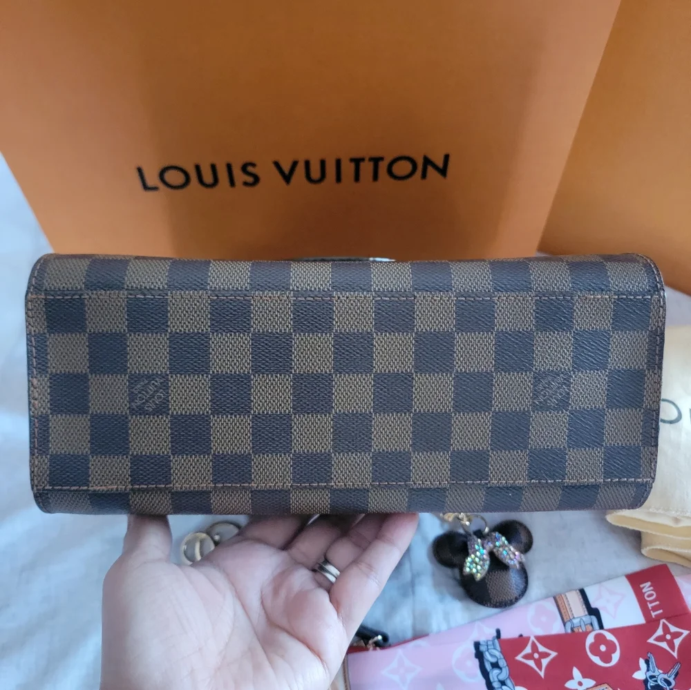 🤎Louis Vuitton Damier Ebene Triana Handbag🤎 - Picture 10 of 17